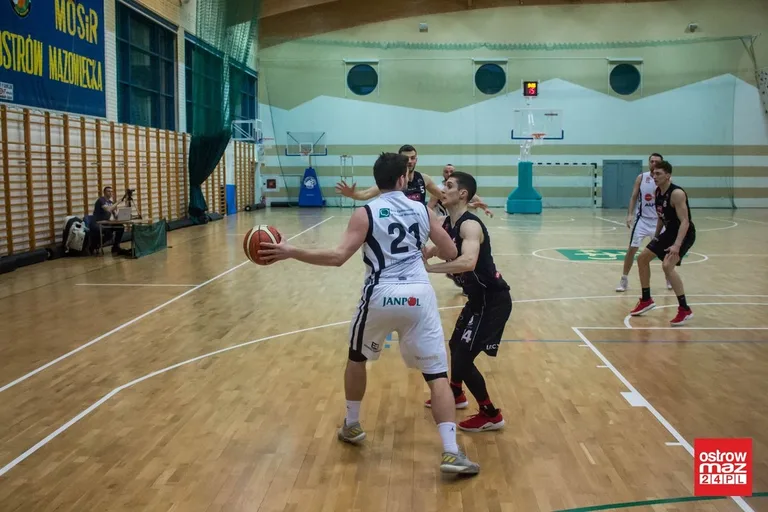 Sokół bez punktów w starciu ze Startem (zdjęcia, wideo)