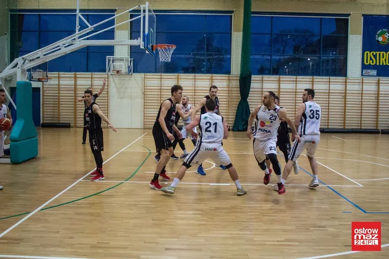 Sokół bez punktów w starciu ze Startem (zdjęcia, wideo)