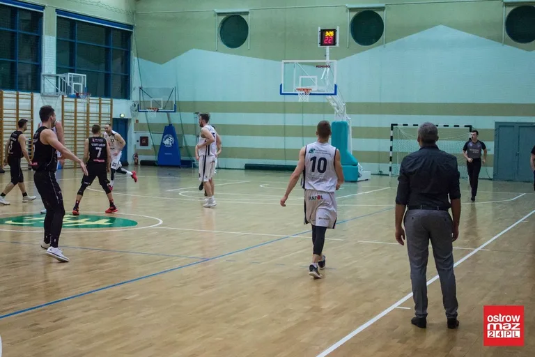Sokół bez punktów w starciu ze Startem (zdjęcia, wideo)