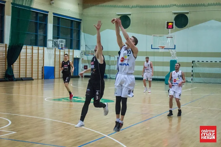 Sokół bez punktów w starciu ze Startem (zdjęcia, wideo)