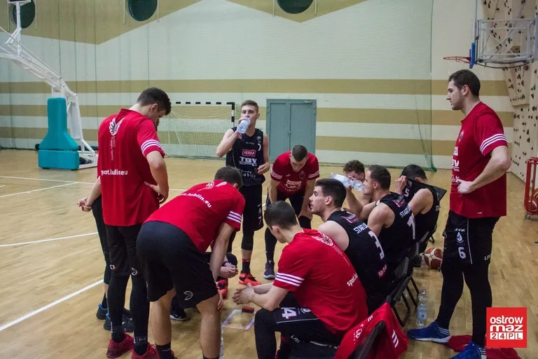 Sokół bez punktów w starciu ze Startem (zdjęcia, wideo)