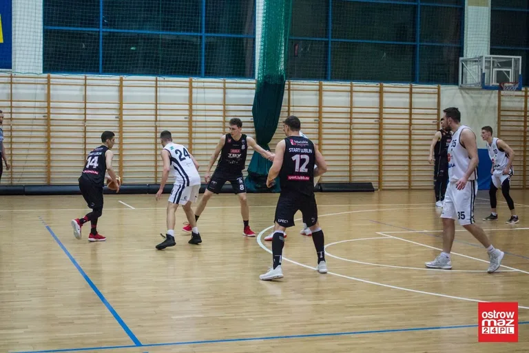 Sokół bez punktów w starciu ze Startem (zdjęcia, wideo)