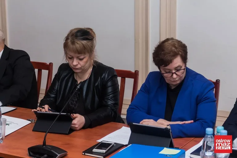 Powstanie klub dla ostrowskich seniorów. Obradowali miejscy radni (zdjęcia, wideo)