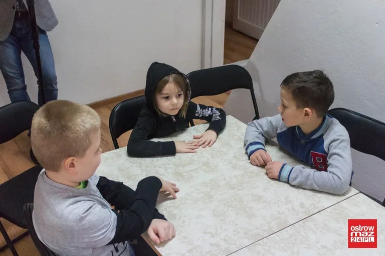 Ćwiczenia i zabawy logopedyczne w bibliotece (zdjęcia, wideo)