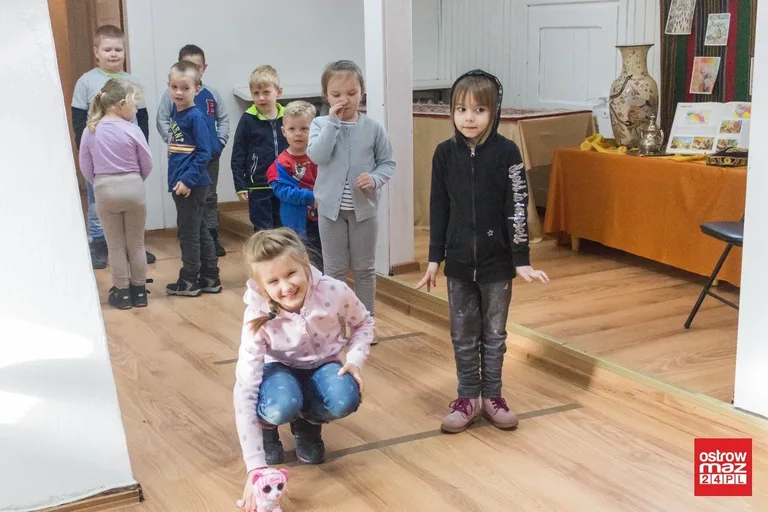 Ćwiczenia i zabawy logopedyczne w bibliotece (zdjęcia, wideo)