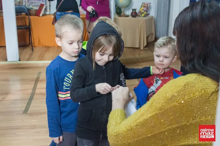 Ćwiczenia i zabawy logopedyczne w bibliotece (zdjęcia, wideo)