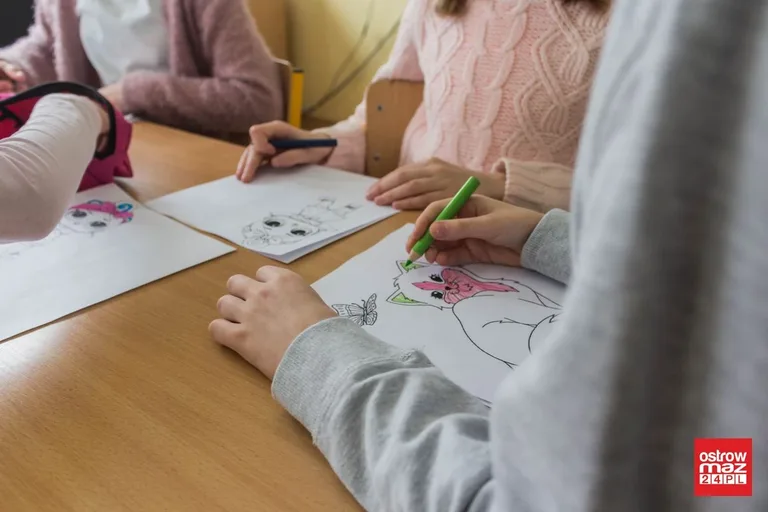 Gry i zabawy świetlicowe w "czwórce" (zdjęcia)
