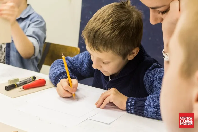 Feryjne spotkanie z grafiką warsztatową (zdjęcia)