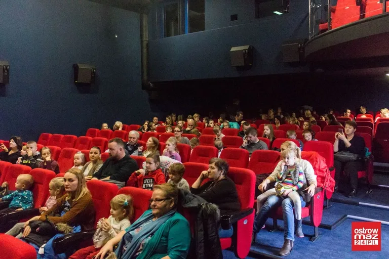 "Kopciuszek" porwał dzieci do wspólnej zabawy (zdjęcia, wideo)