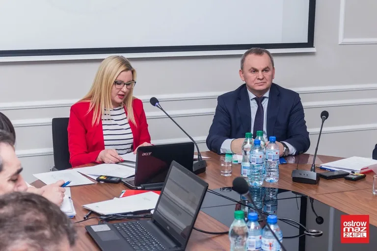 Budżet w powiecie uchwalony (zdjęcia, wideo)