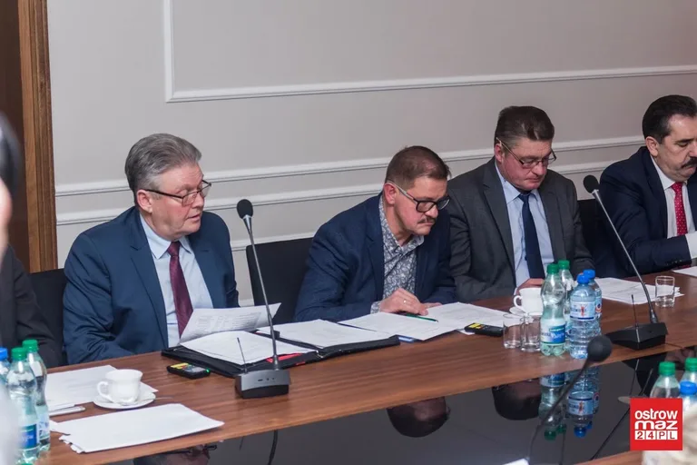 Budżet w powiecie uchwalony (zdjęcia, wideo)