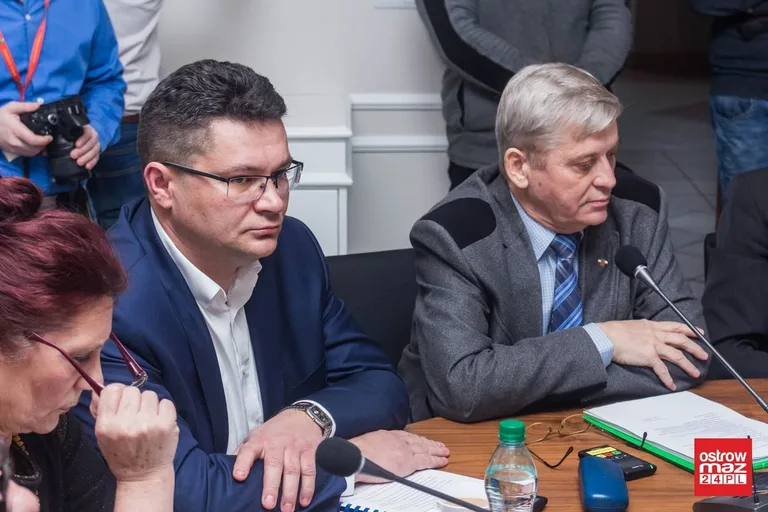 Budżet w powiecie uchwalony (zdjęcia, wideo)