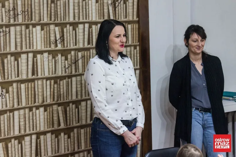 Zabawy logopedyczne w bibliotece (zdjęcia)