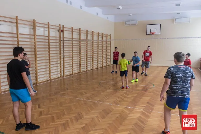 Ferie na sportowo w ostrowskich szkołach (zdjęcia)
