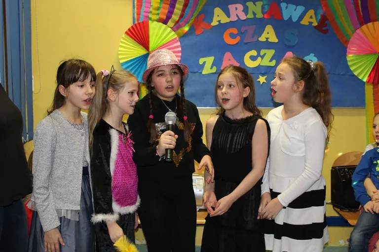 Zabawa karnawałowa w "jedynce" (zdjęcia)