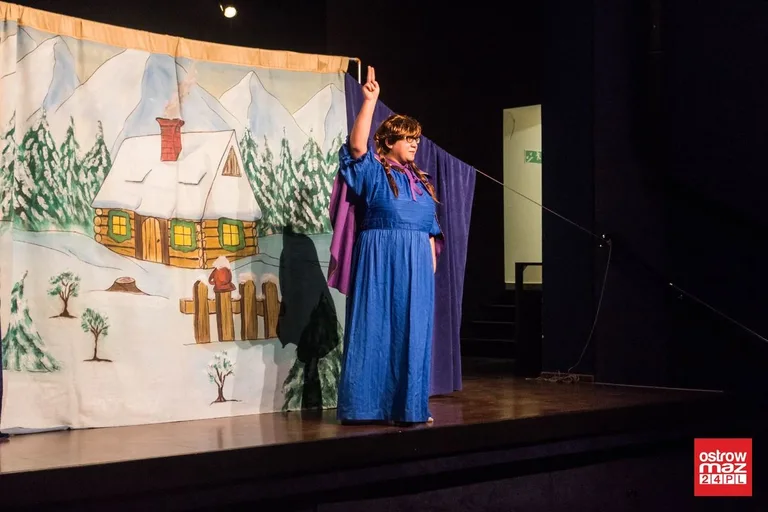 "Lodowa kraina" - teatrzyk dla dzieci (zdjęcia, wideo)