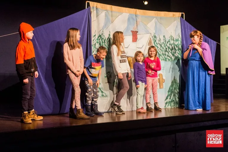 "Lodowa kraina" - teatrzyk dla dzieci (zdjęcia, wideo)