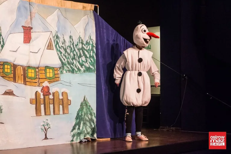 "Lodowa kraina" - teatrzyk dla dzieci (zdjęcia, wideo)