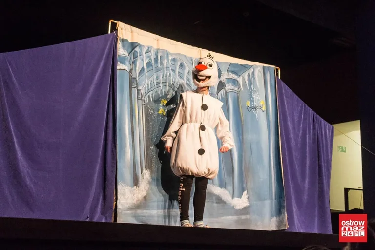 "Lodowa kraina" - teatrzyk dla dzieci (zdjęcia, wideo)