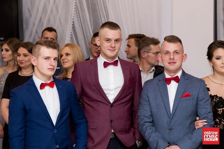Studniówka LO im. Mikołaja Kopernika w Ostrowi Mazowieckiej (zdjęcia, wideo)