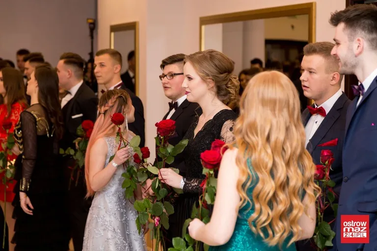 Studniówka LO im. Mikołaja Kopernika w Ostrowi Mazowieckiej (zdjęcia, wideo)