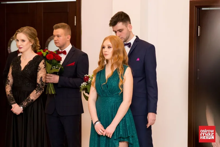 Studniówka LO im. Mikołaja Kopernika w Ostrowi Mazowieckiej (zdjęcia, wideo)