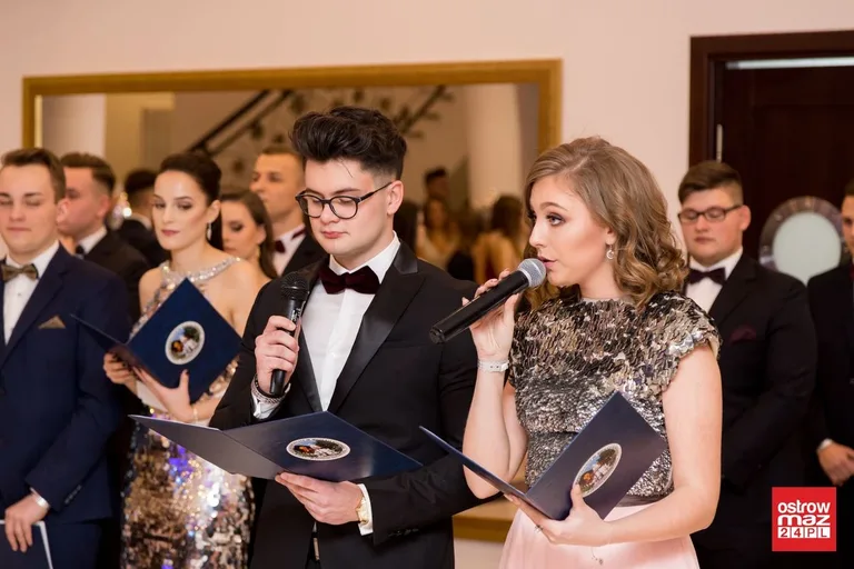 Studniówka LO im. Mikołaja Kopernika w Ostrowi Mazowieckiej (zdjęcia, wideo)