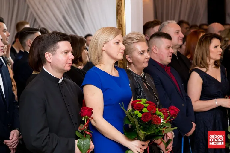 Studniówka LO im. Mikołaja Kopernika w Ostrowi Mazowieckiej (zdjęcia, wideo)