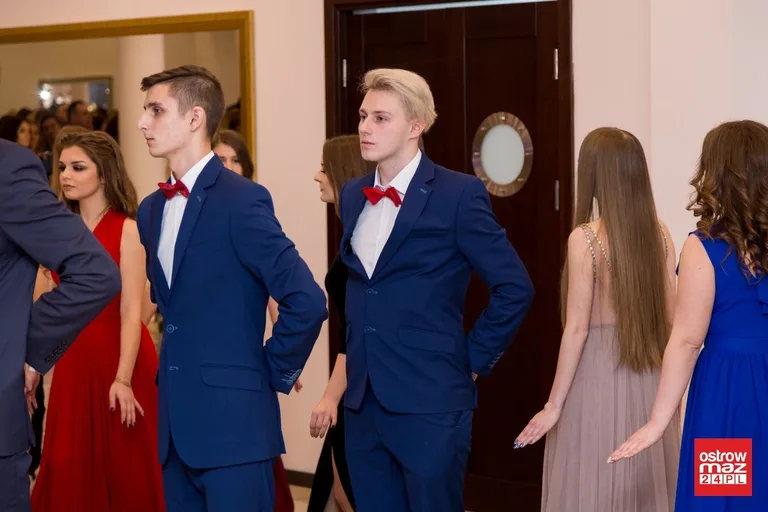 Studniówka LO im. Mikołaja Kopernika w Ostrowi Mazowieckiej (zdjęcia, wideo)
