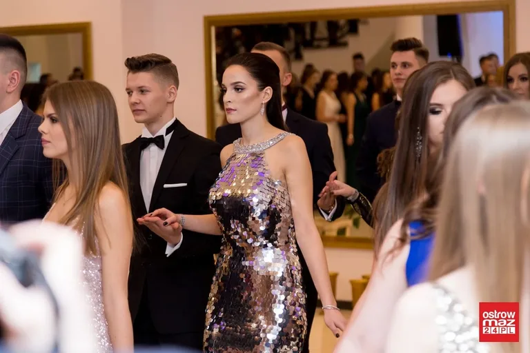 Studniówka LO im. Mikołaja Kopernika w Ostrowi Mazowieckiej (zdjęcia, wideo)