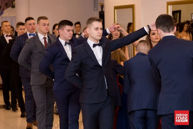 Studniówka LO im. Mikołaja Kopernika w Ostrowi Mazowieckiej (zdjęcia, wideo)