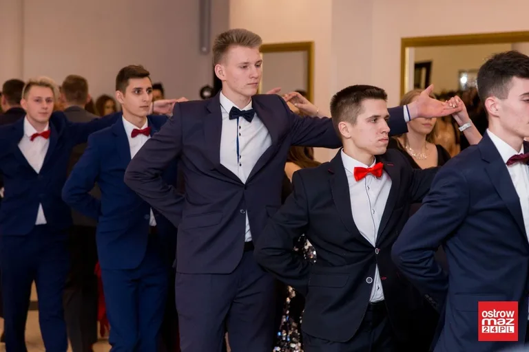 Studniówka LO im. Mikołaja Kopernika w Ostrowi Mazowieckiej (zdjęcia, wideo)