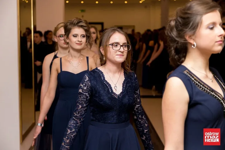 Studniówka LO im. Mikołaja Kopernika w Ostrowi Mazowieckiej (zdjęcia, wideo)