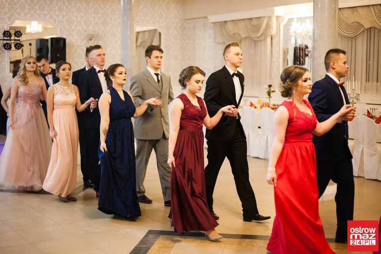 Studniówka ZS w Małkini Górnej - jak to było w zeszłym roku?
