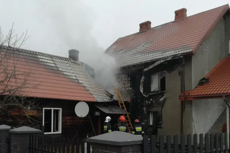 Pożar dwóch budynków mieszkalnych w Starej Osuchowej (zdjęcia)