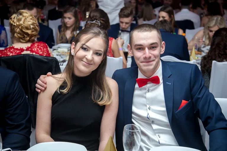 Kolejna porcja zdjęć i wideo z balu studniówkowego Rubinka