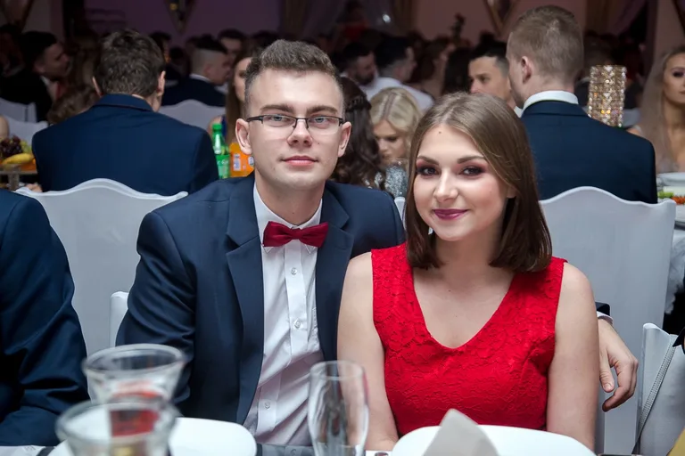 Kolejna porcja zdjęć i wideo z balu studniówkowego Rubinka