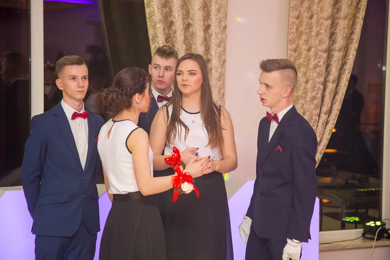 Studniówka ZS nr 1 zobacz zdjęcia i wideo