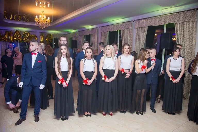 Studniówka ZS nr 1 zobacz zdjęcia i wideo