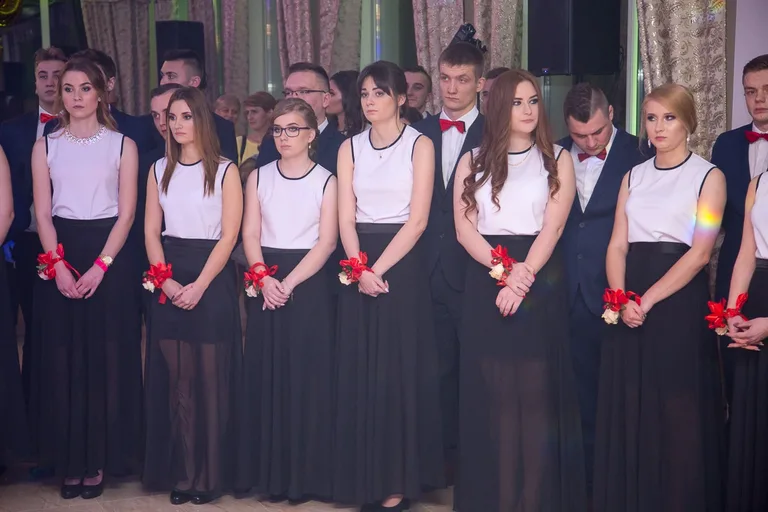 Studniówka ZS nr 1 zobacz zdjęcia i wideo