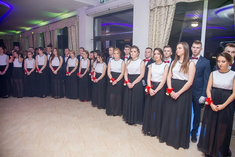 Studniówka ZS nr 1 zobacz zdjęcia i wideo