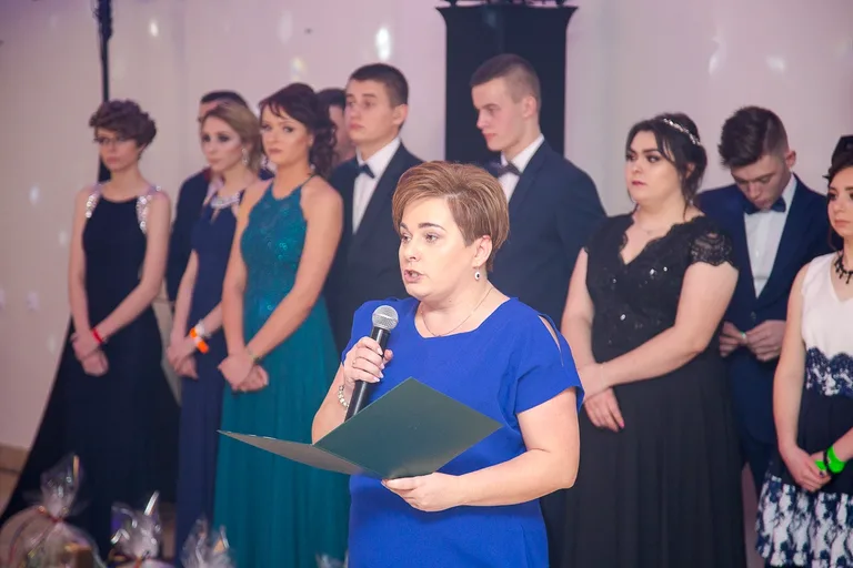 Studniówka ZS nr 1 zobacz zdjęcia i wideo