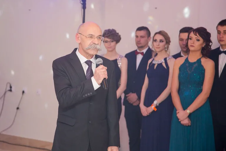 Studniówka ZS nr 1 zobacz zdjęcia i wideo