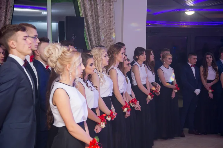 Studniówka ZS nr 1 zobacz zdjęcia i wideo