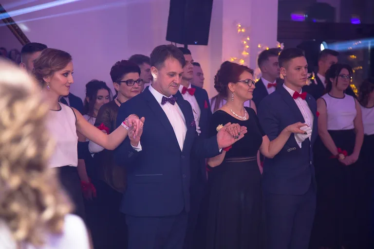 Studniówka ZS nr 1 zobacz zdjęcia i wideo