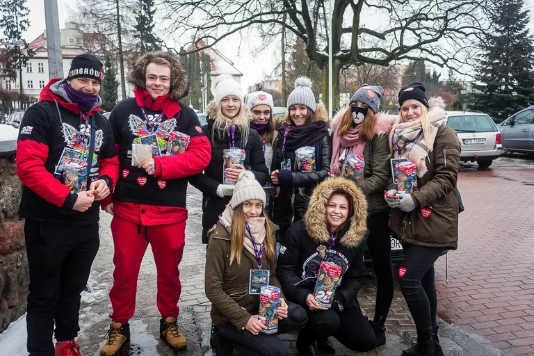 WOŚP zbiera również w Ostrowi Mazowieckiej (zdjęcia)