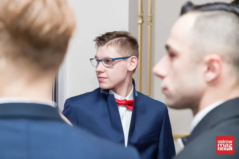 Studniówka ZS nr 2 w Ostrowi Mazowieckiej (zdjęcia, wideo)