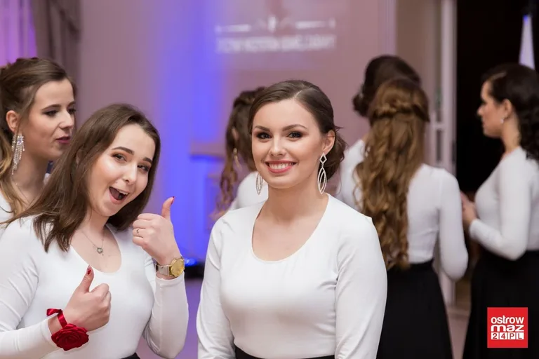 Studniówka ZS nr 2 w Ostrowi Mazowieckiej (zdjęcia, wideo)