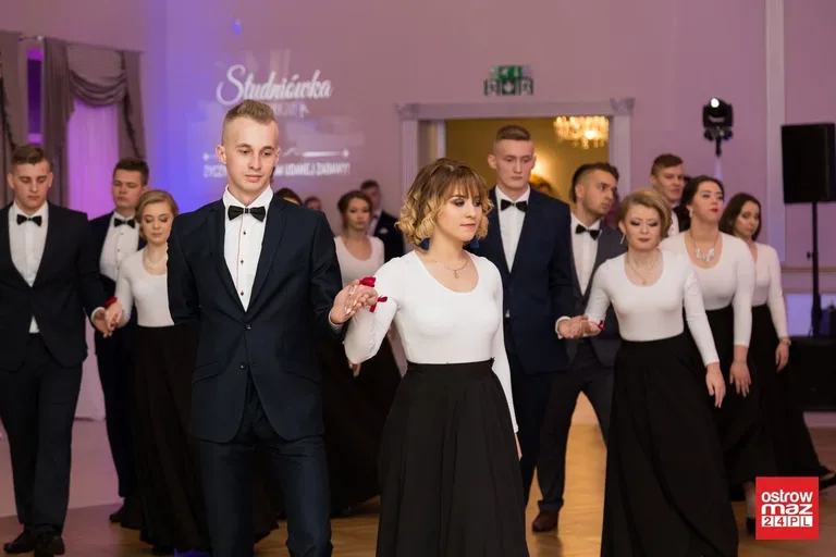 Studniówka ZS nr 2 w Ostrowi Mazowieckiej (zdjęcia, wideo)