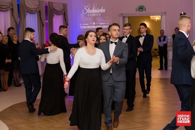 Studniówka ZS nr 2 w Ostrowi Mazowieckiej (zdjęcia, wideo)